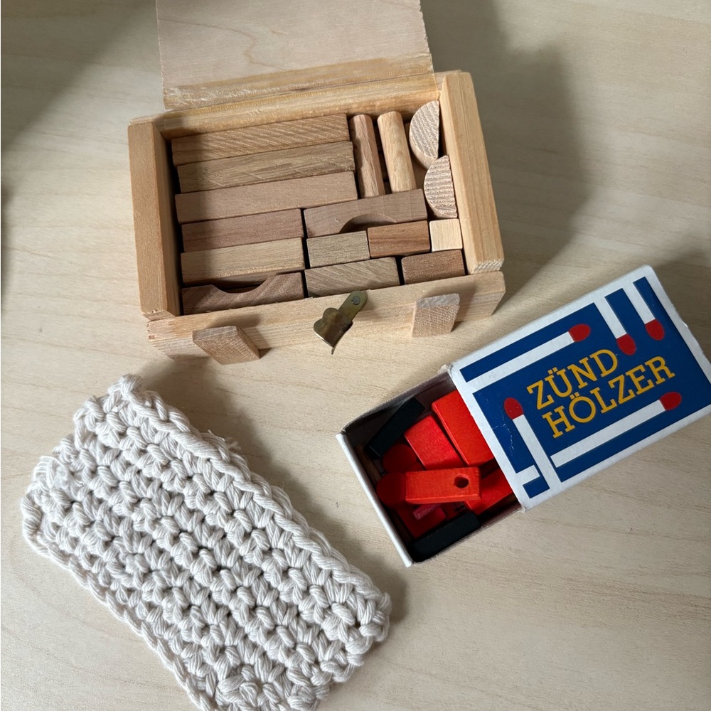 Dollhouse pieces